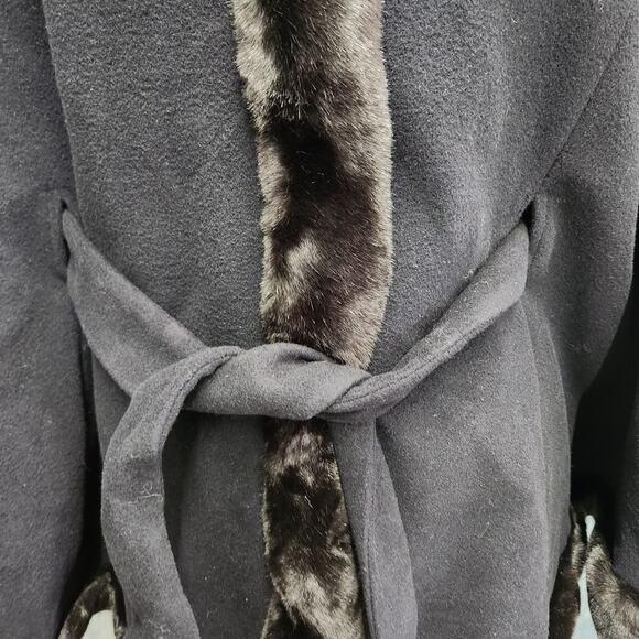 New Ellen Tracy Black Wool Blend Coat Cape Poncho XL Faux Fur Trim - Picture 2 of 8